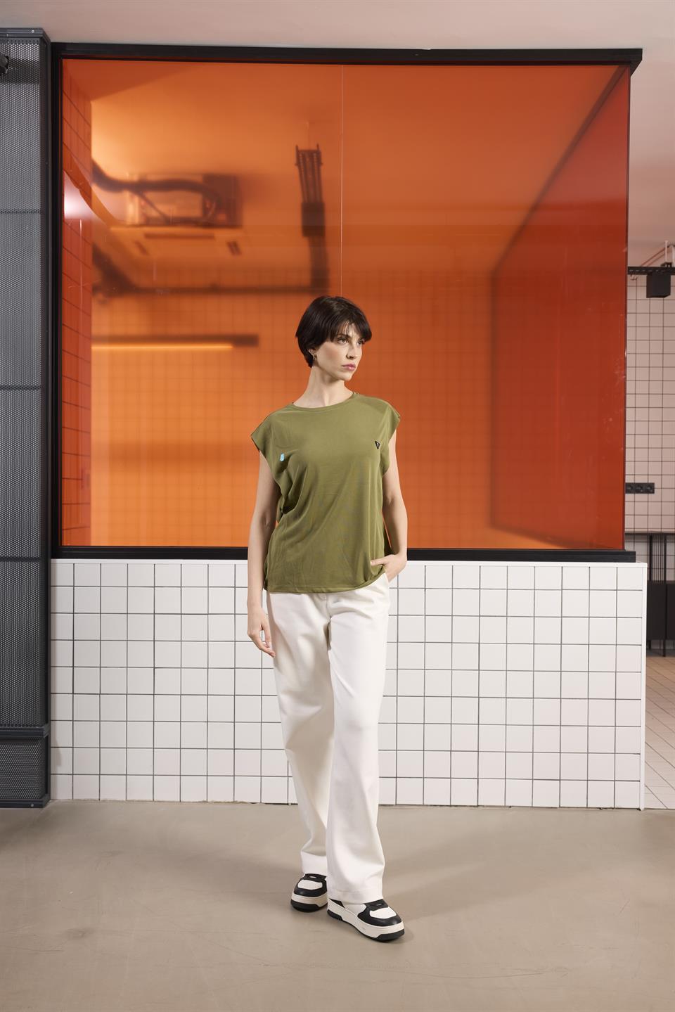 Bisiklet Yaka Logo Detaylı Kolsuz T-shirt