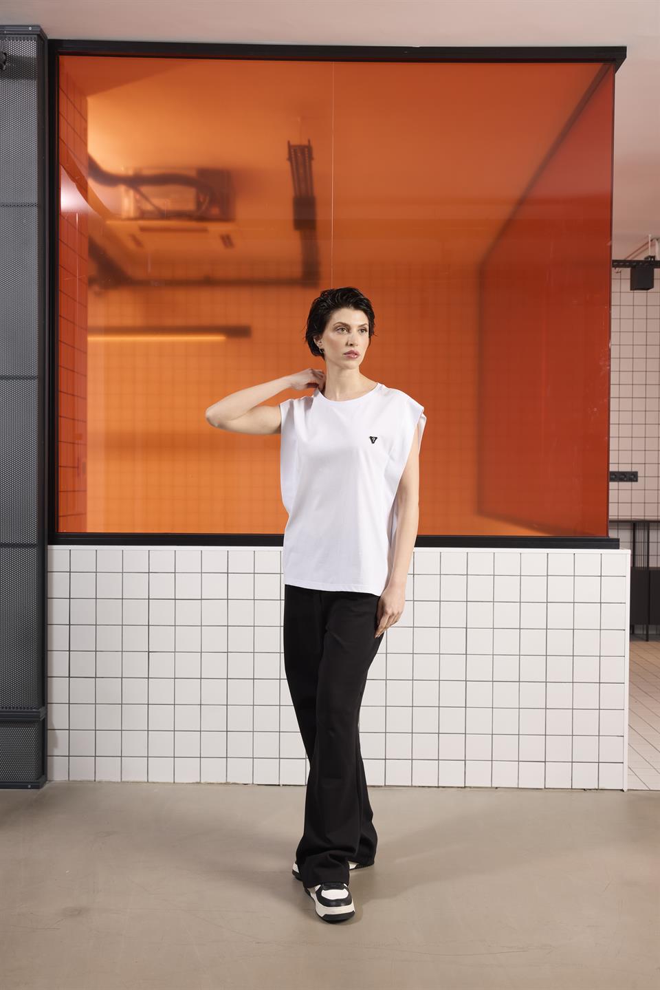 Bisiklet Yaka Logo Detaylı Kolsuz T-shirt