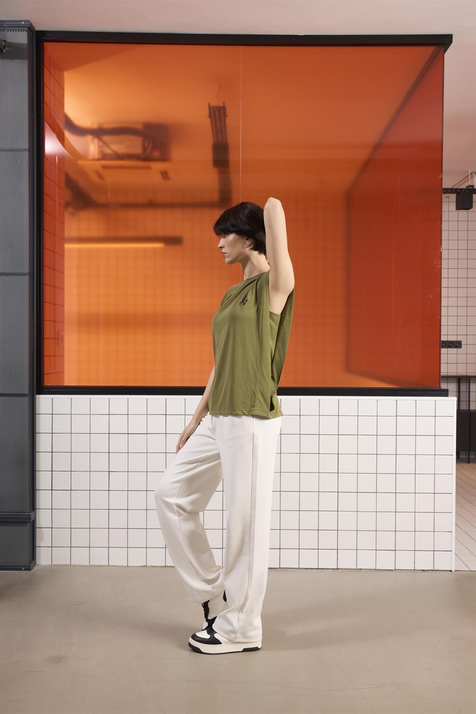 Bisiklet Yaka Logo Detaylı Kolsuz T-shirt