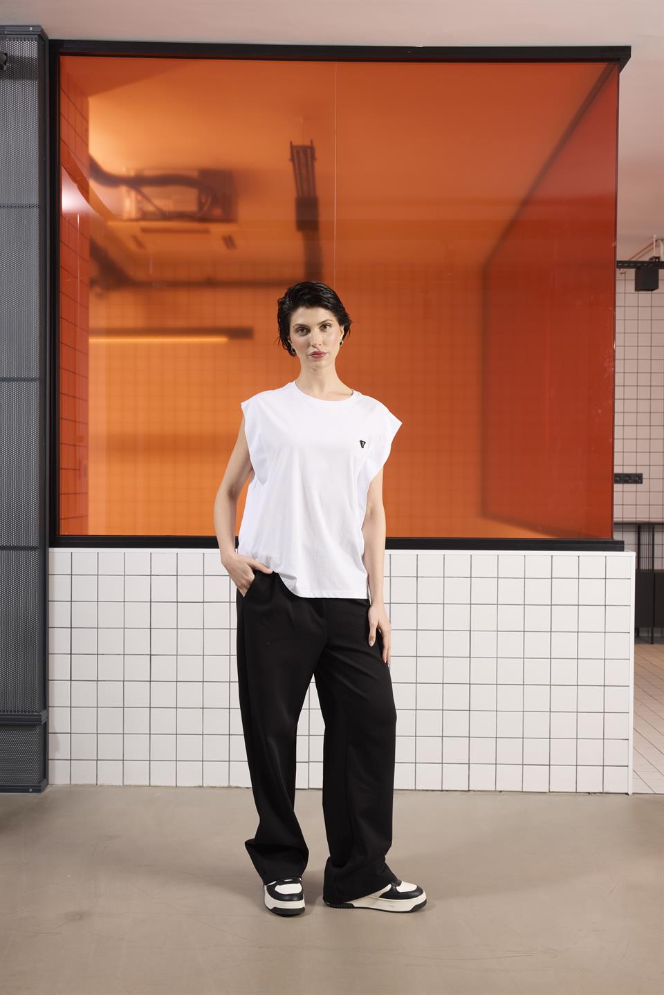 Bisiklet Yaka Logo Detaylı Kolsuz T-shirt