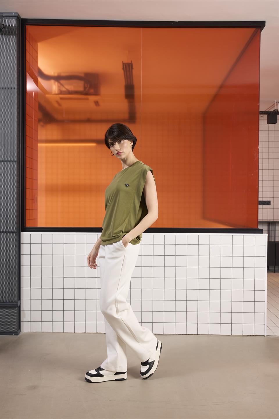 Bisiklet Yaka Logo Detaylı Kolsuz T-shirt