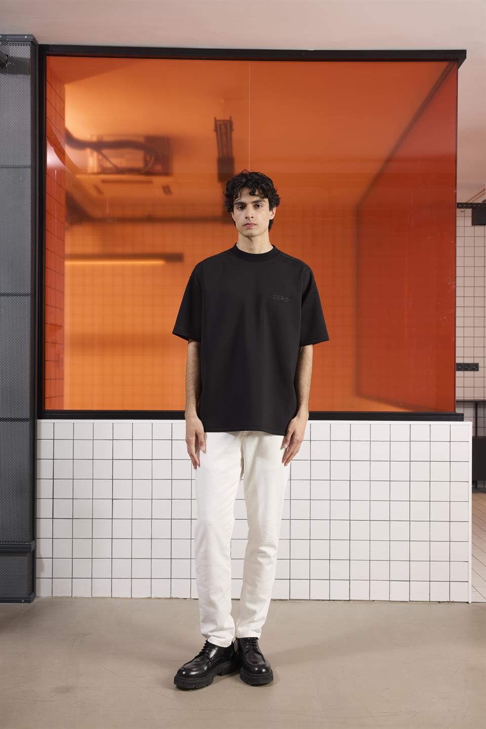 Bisiklet Yaka Ekstrafor Detaylı Erkek T-shirt
