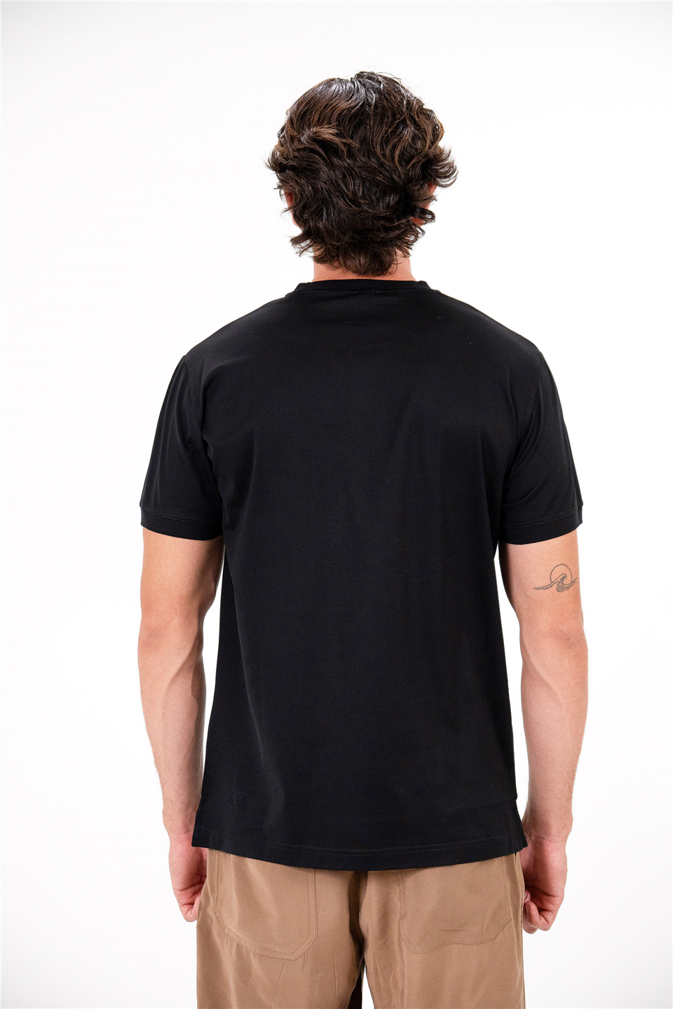 Bisiklet Yaka Kol Ucu ve Yakası Trikolu Basic Erkek T-shirt