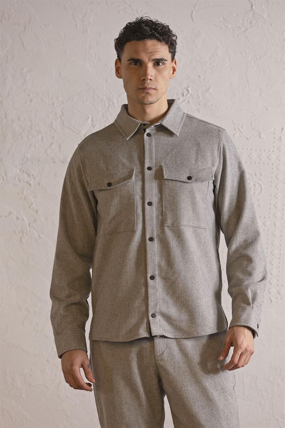 Çift Cepli Extrafor Detaylı Yırtmaçlı Erkek Dış Gömlek