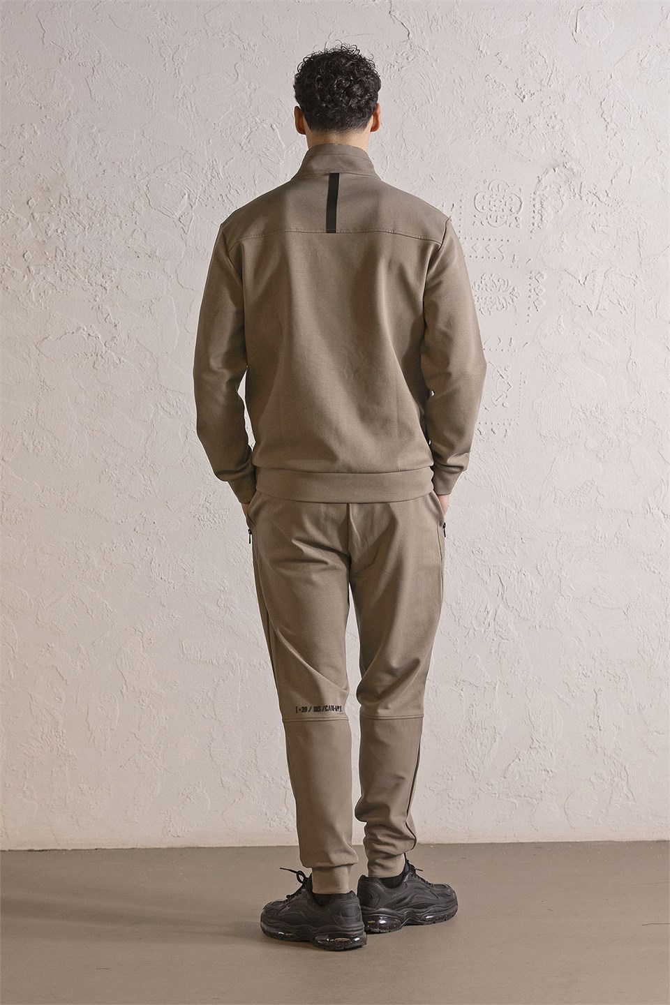 Dik Yaka Fermuar ve Çıtçıt Detaylı Erkek Sweatshirt
