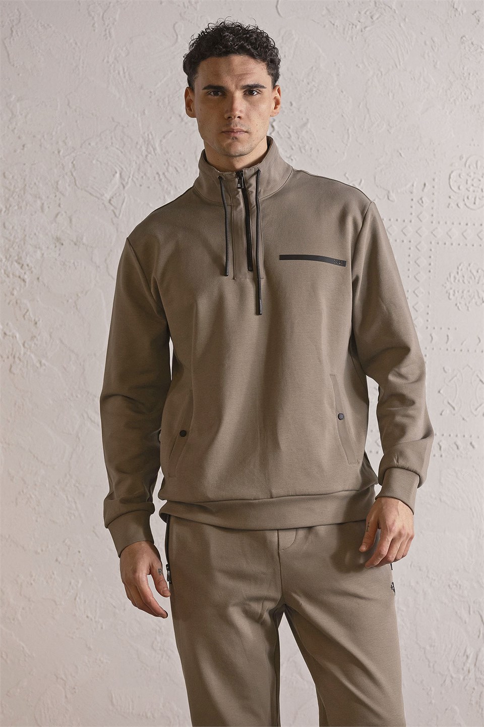 Dik Yaka Fermuar ve Çıtçıt Detaylı Erkek Sweatshirt