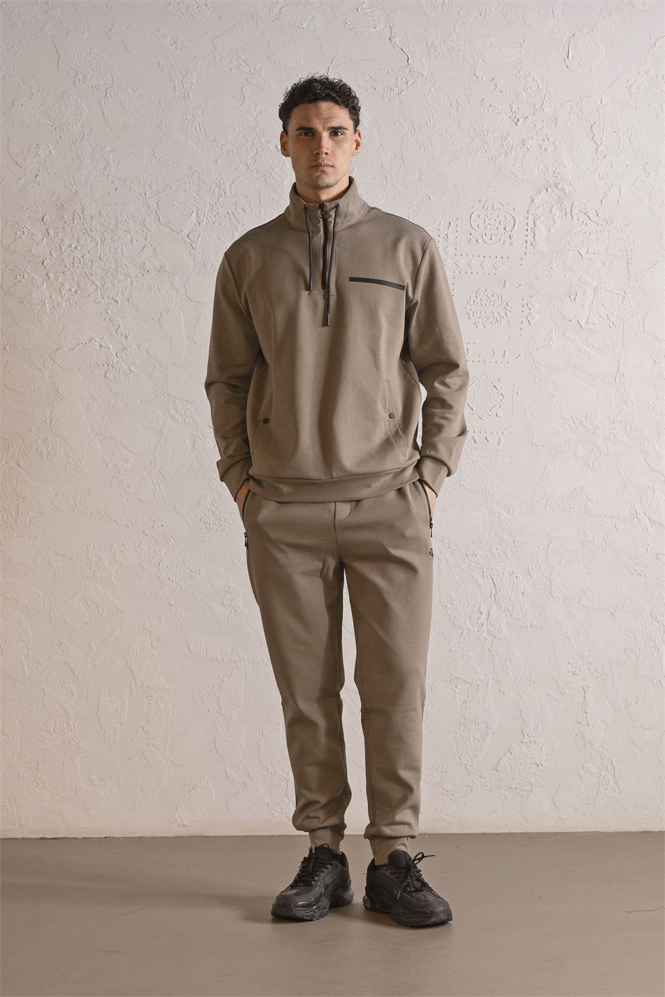 Dik Yaka Fermuar ve Çıtçıt Detaylı Erkek Sweatshirt