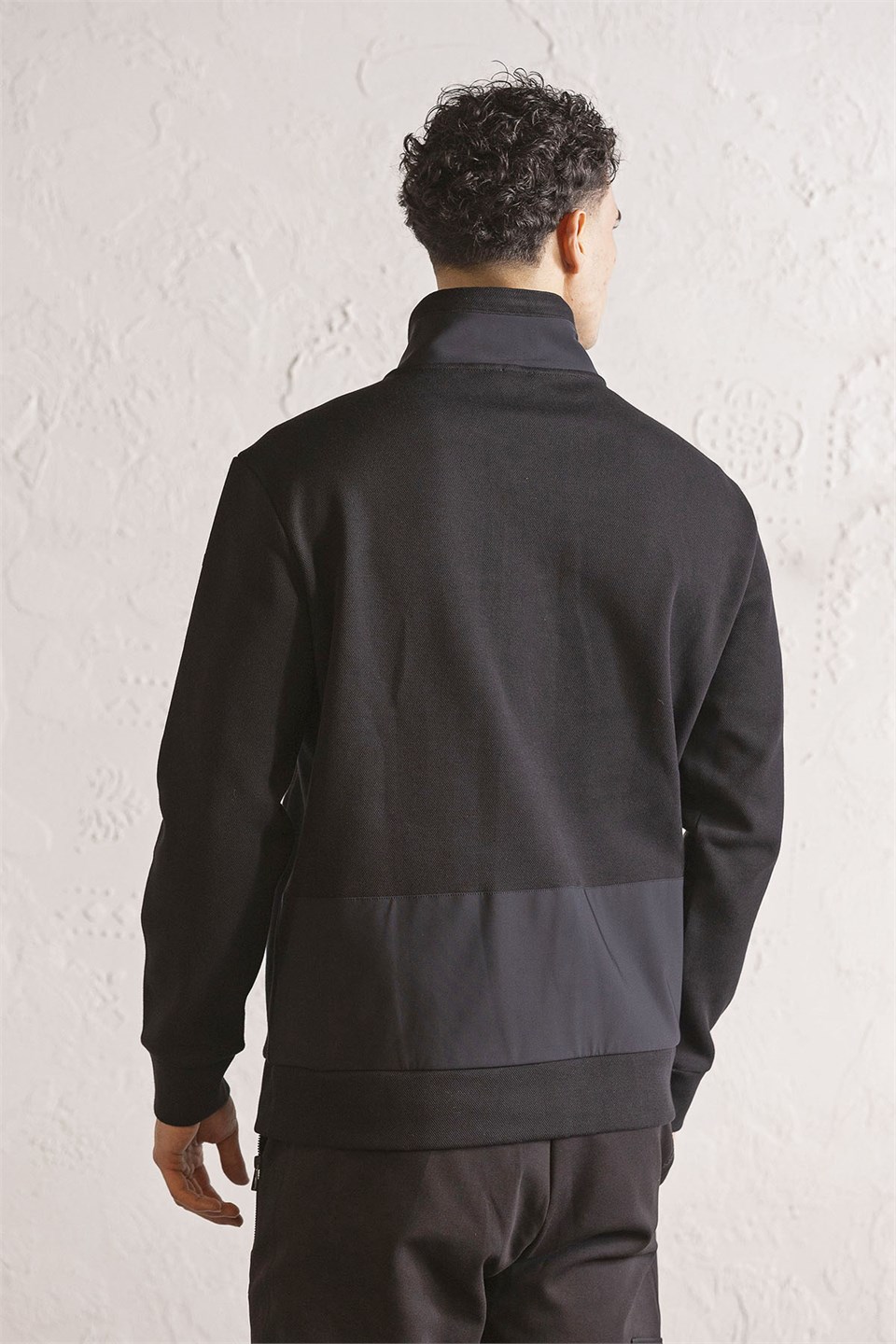 Dik Yaka Garni Detaylı Erkek Sweatshirt