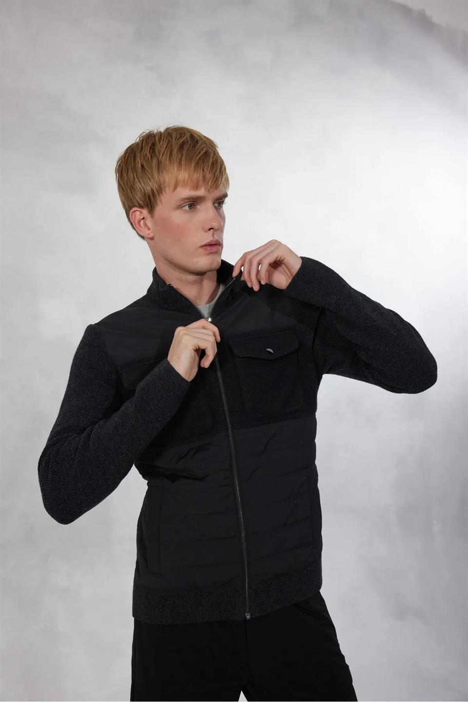Dik Yaka Slim Fit Erkek Triko Mont