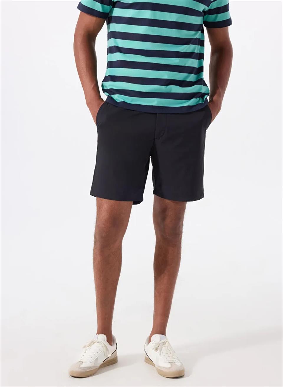 Düğme Kapamalı Technic Kumaşlı Erkek Şort