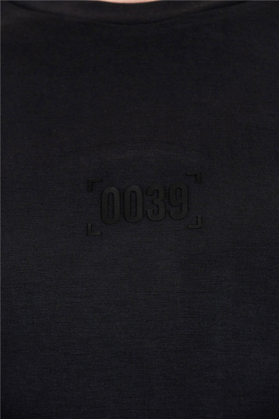Bisiklet Yaka Etek Ucu Garni Detaylı Erkek T-shirt