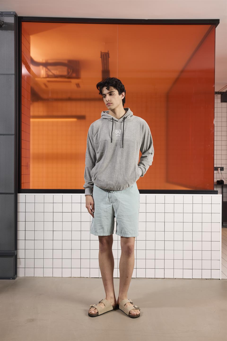 Kapüşonlu Baskı Detaylı Kadife Erkek Sweatshirt