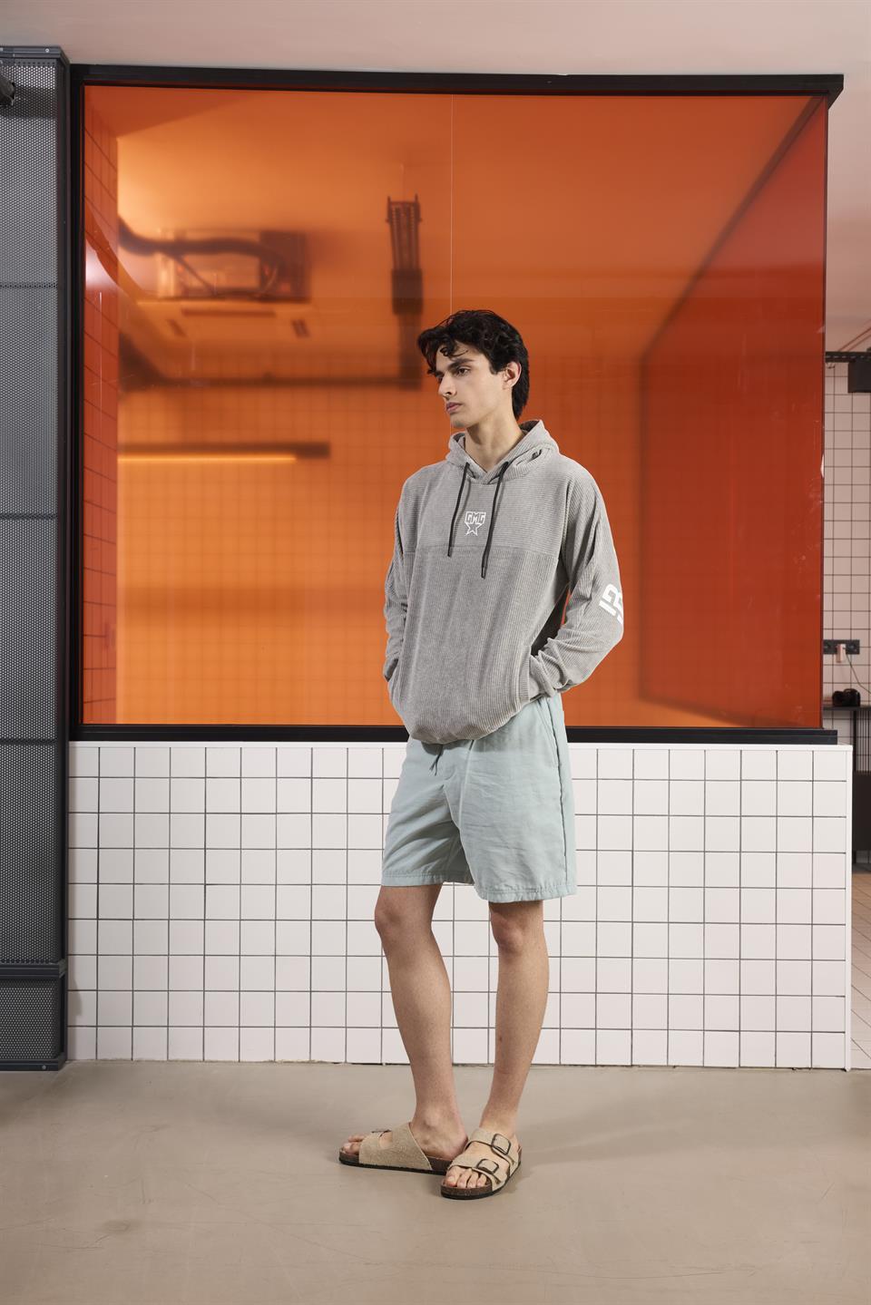 Kapüşonlu Baskı Detaylı Kadife Erkek Sweatshirt