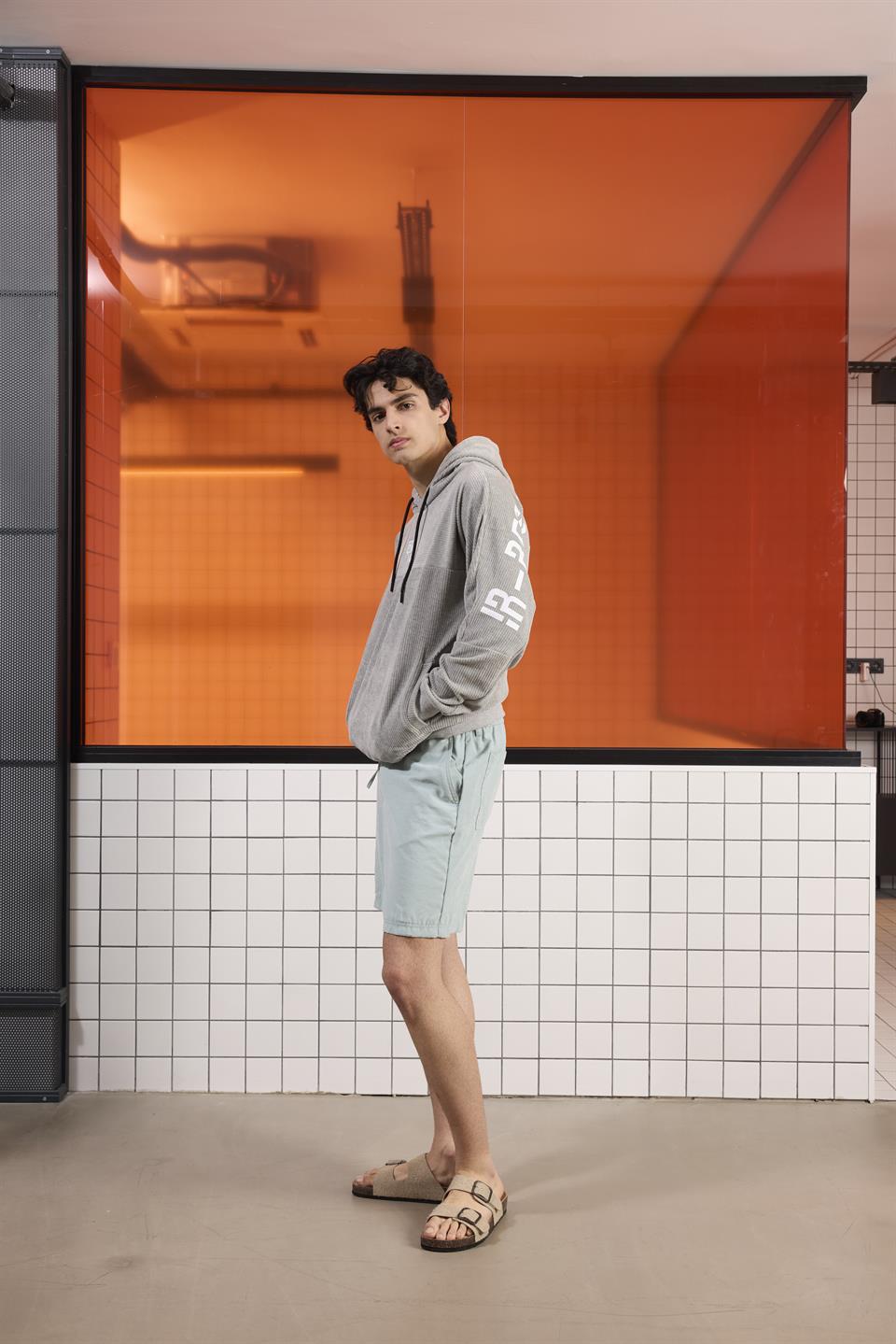 Kapüşonlu Baskı Detaylı Kadife Erkek Sweatshirt