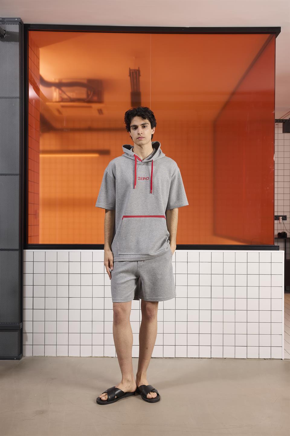 Kapüşonlu Kanguru Cepli Baskı Detaylı Erkek Sweatshirt