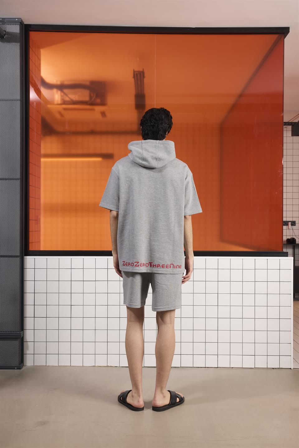 Kapüşonlu Kanguru Cepli Baskı Detaylı Erkek Sweatshirt