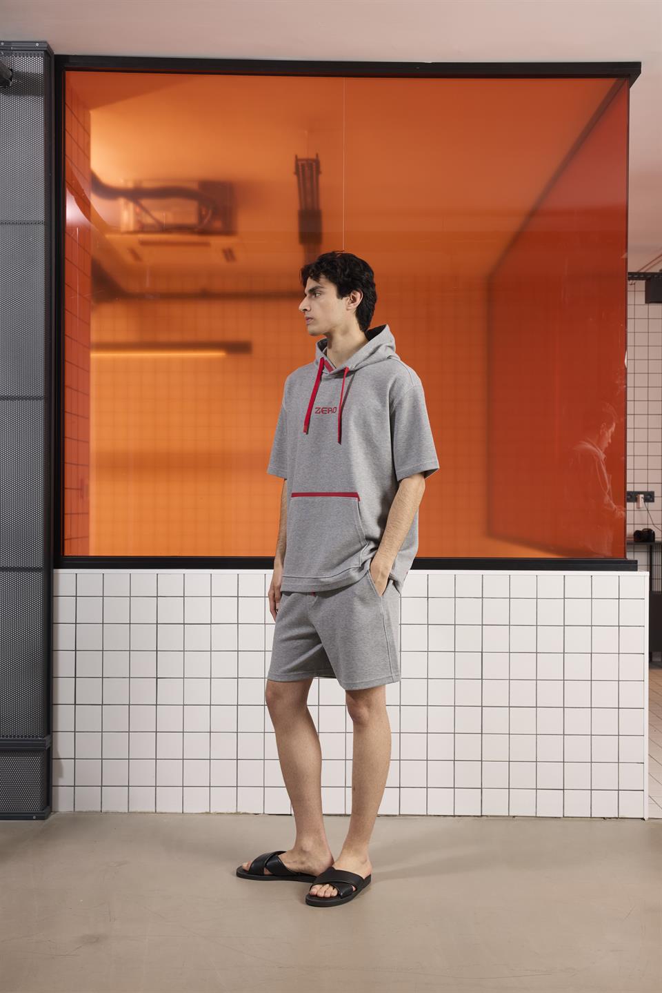 Kapüşonlu Kanguru Cepli Baskı Detaylı Erkek Sweatshirt