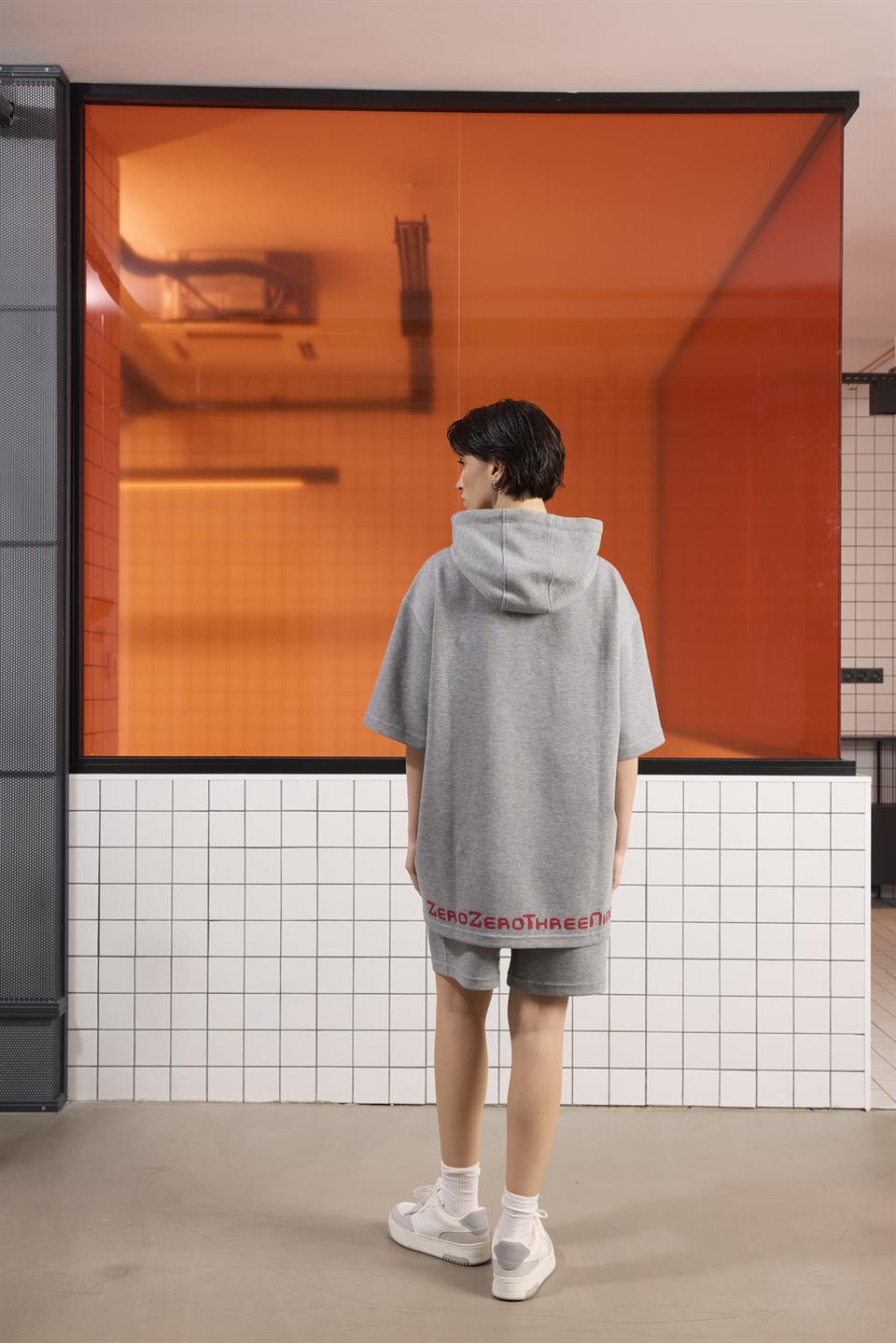 Kapüşonlu Kanguru Cepli Baskı Detaylı Erkek Sweatshirt