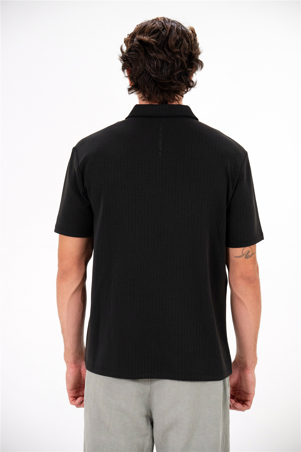 Polo Yaka Fermuarlı Sol Güğsü Baskılı Erkek T-shirt