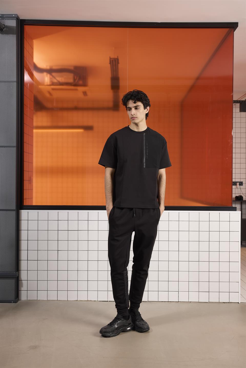 Şerit Detaylı Arka Paça Kapitone Tasarımlı Erkek Eşofman