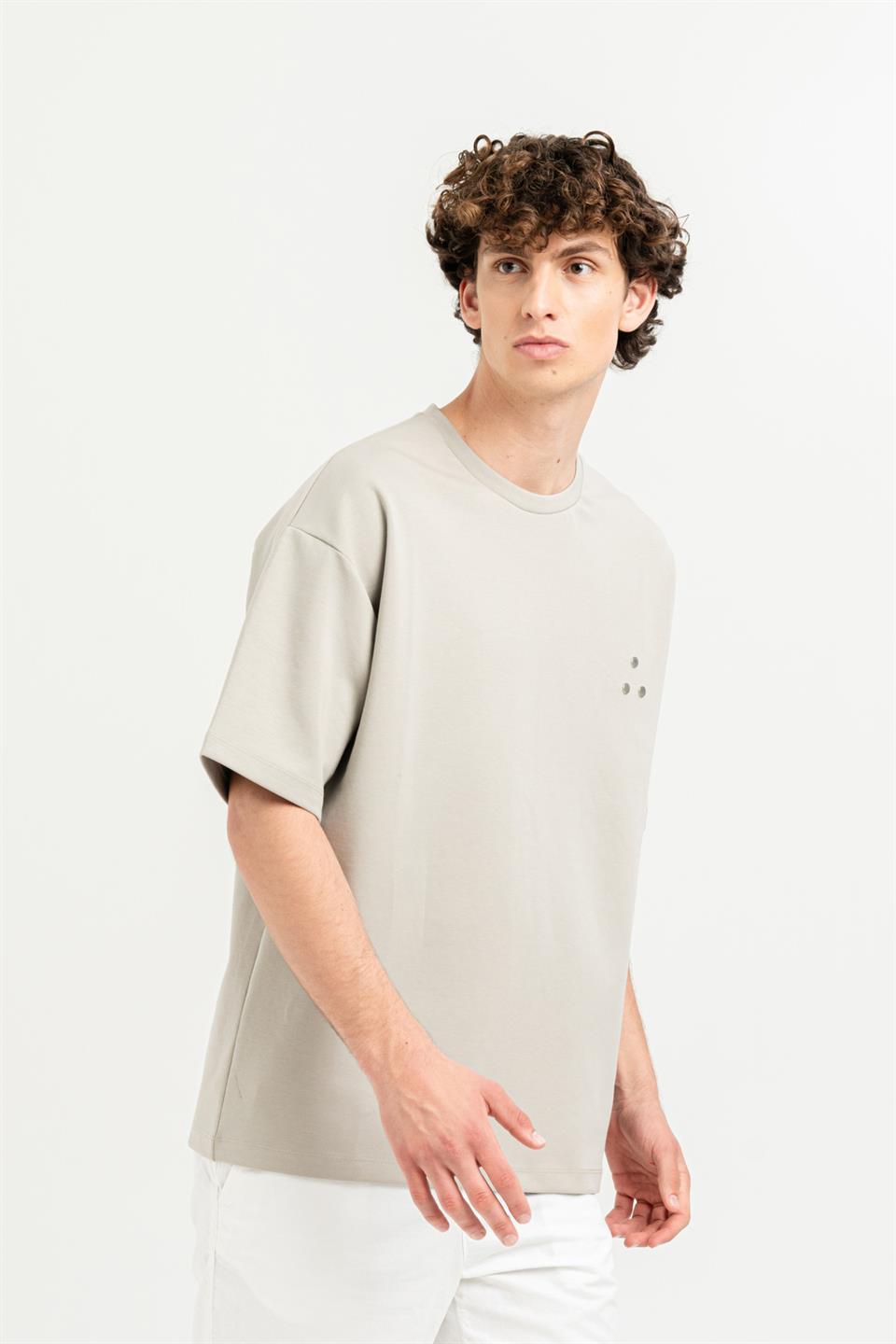 Bisiklet Yaka Göğsü Rivet Detaylı Oversize Erkek T-shirt