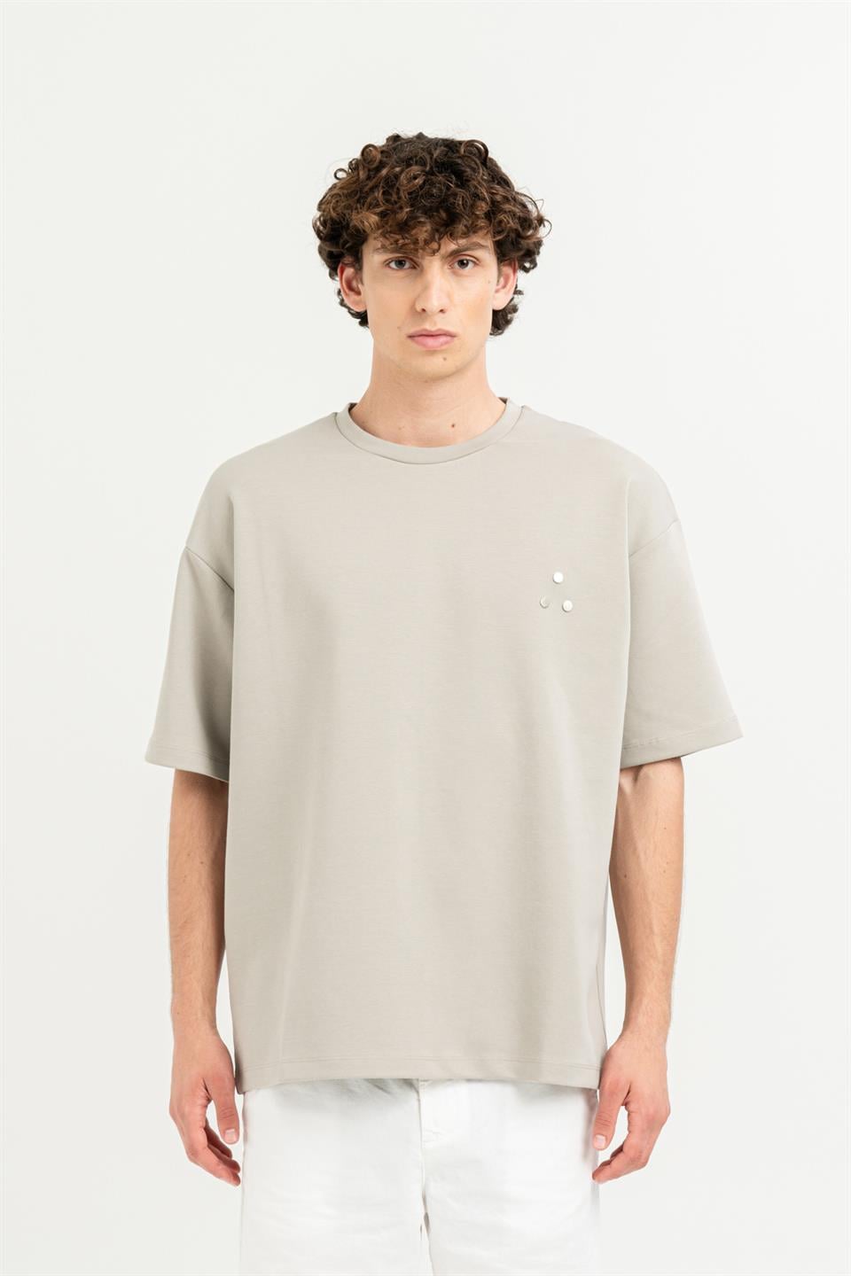 Bisiklet Yaka Göğsü Rivet Detaylı Oversize Erkek T-shirt