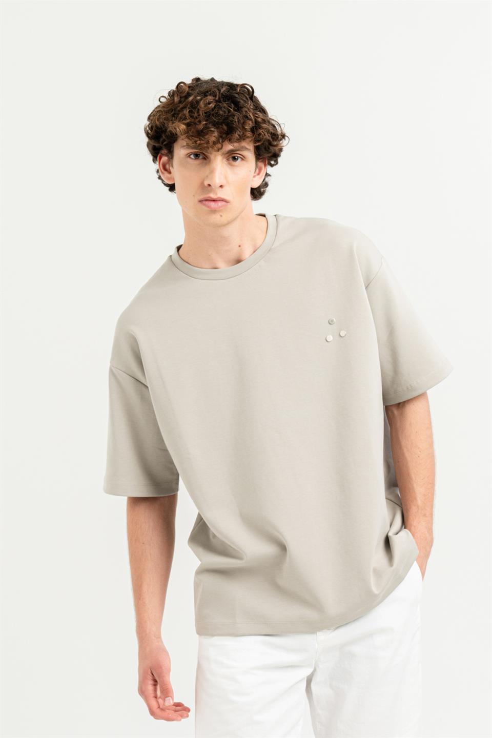 Bisiklet Yaka Göğsü Rivet Detaylı Oversize Erkek T-shirt