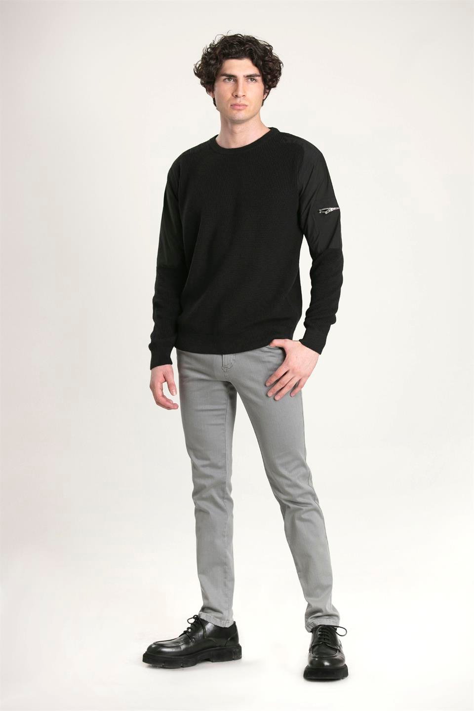 Teknik Kumaş Garnili Fermuar Detaylı Kazak