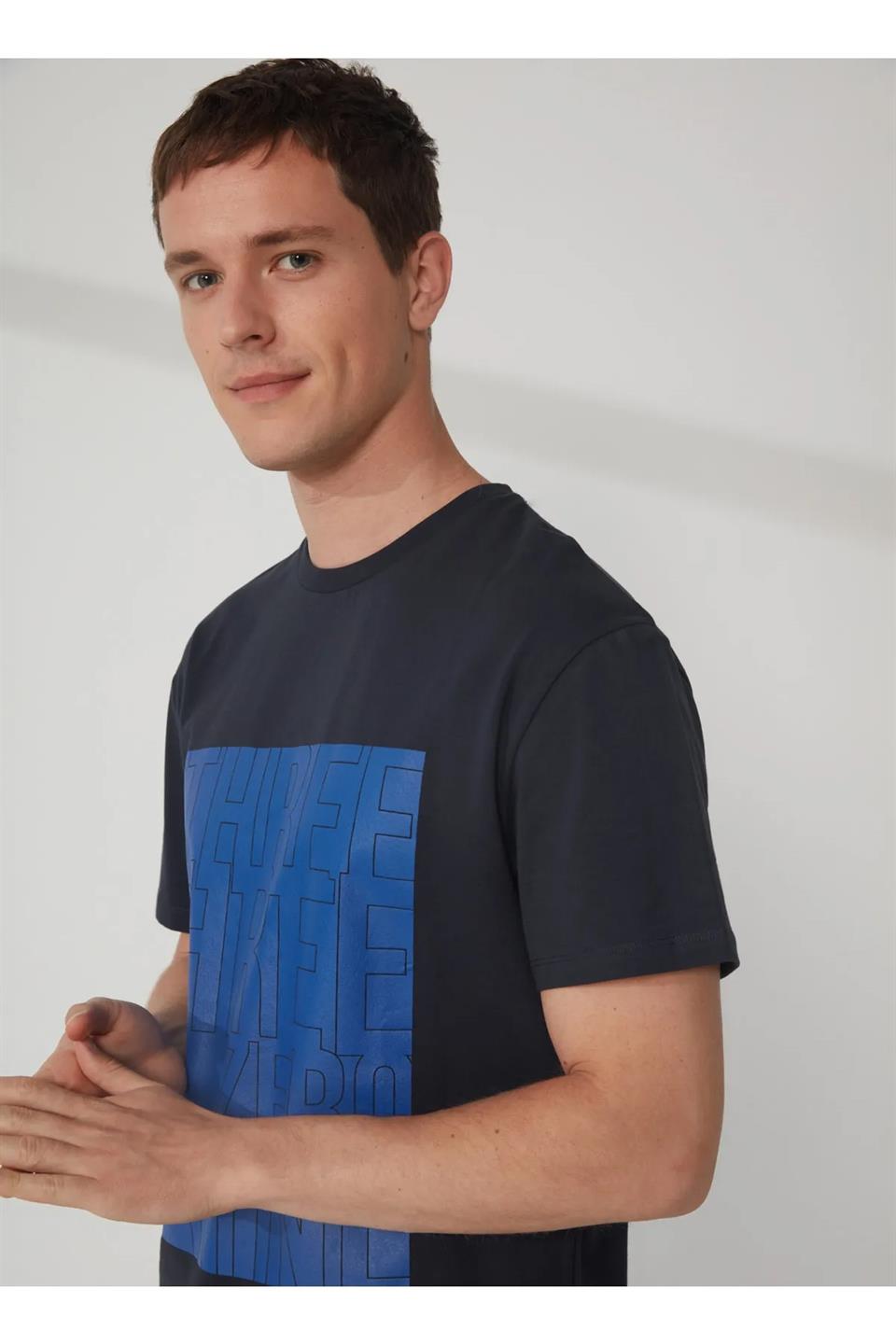 Bisiklet Yaka Baskılı Erkek T-shirt