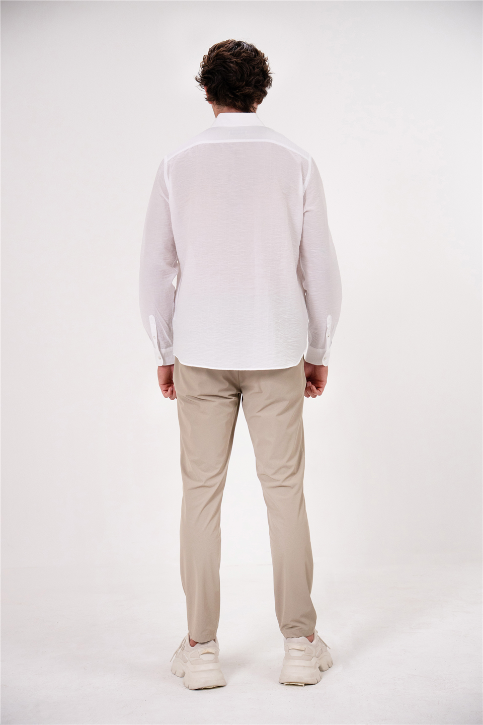 Yaka Altı Gizli Düğmeli Uzun Kollu Erkek Gömlek