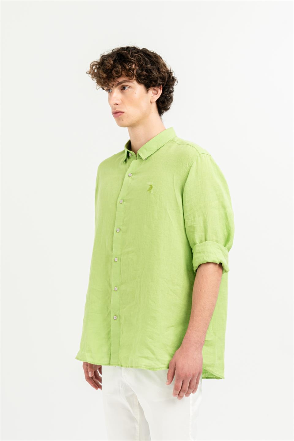 Yakası Alttan Britli Regular Fit %100 Keten Erkek Gömlek