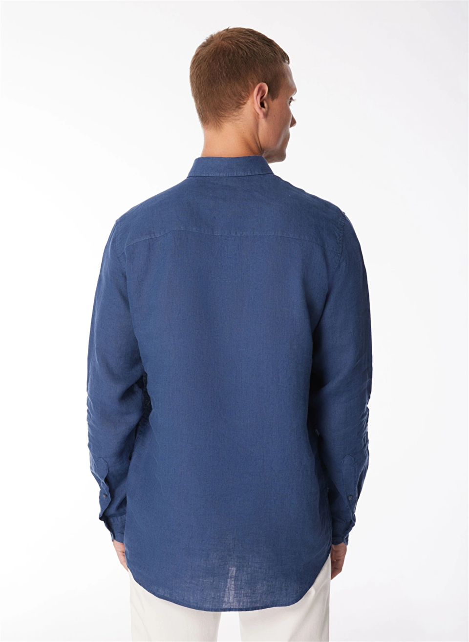 Yakası Alttan Britli Regular Fit %100 Keten Erkek Gömlek