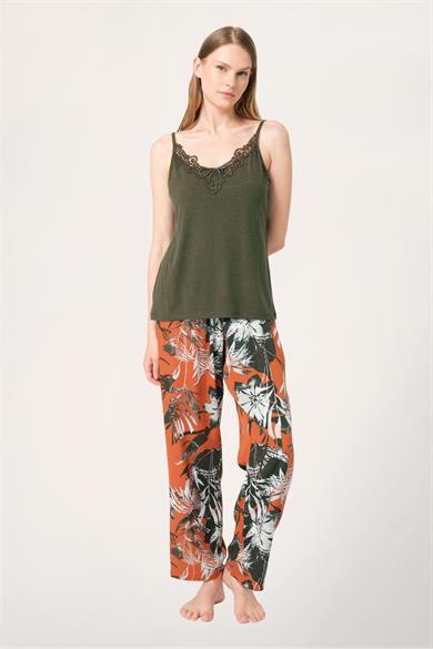 Tarçın Viskon Kışlık Nakış Detaylı Atlet Pijama Sabahlık Takımı