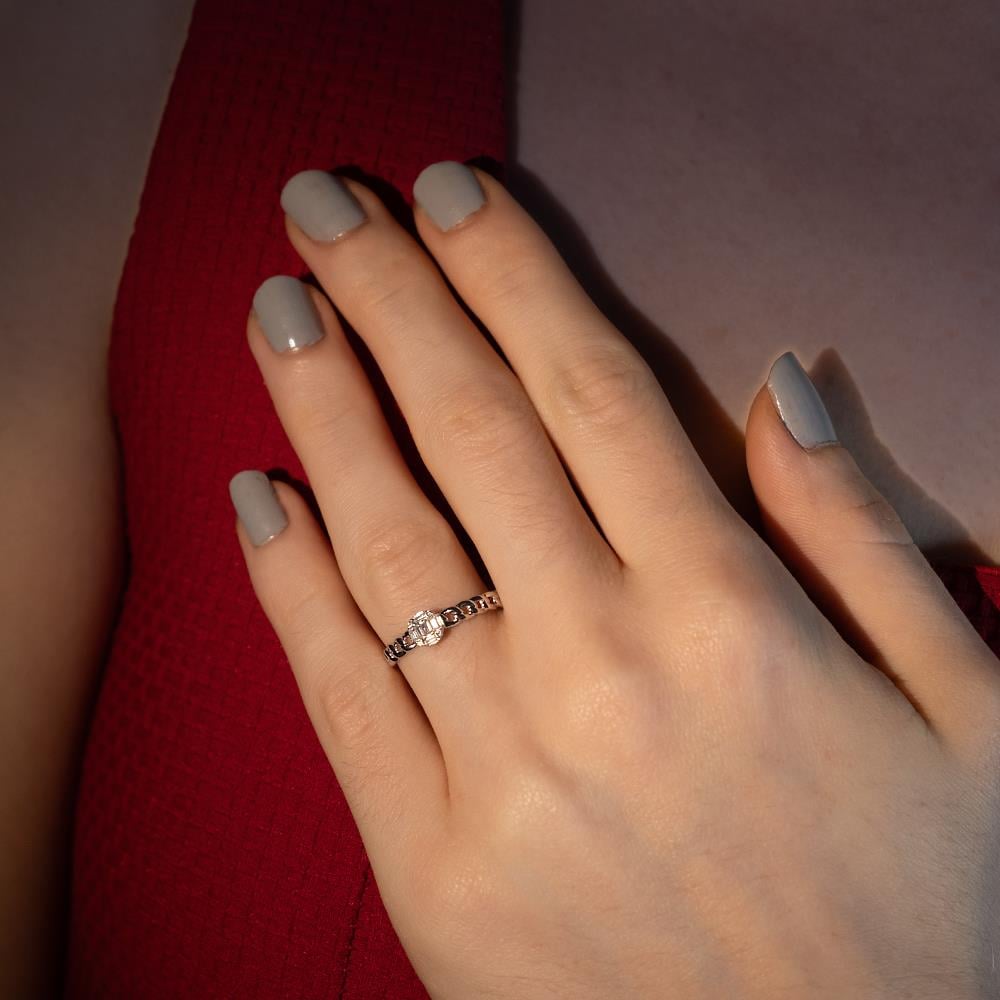 0.18 Karat Baget Pırlanta Yüzük - IDL  Sertifikalı