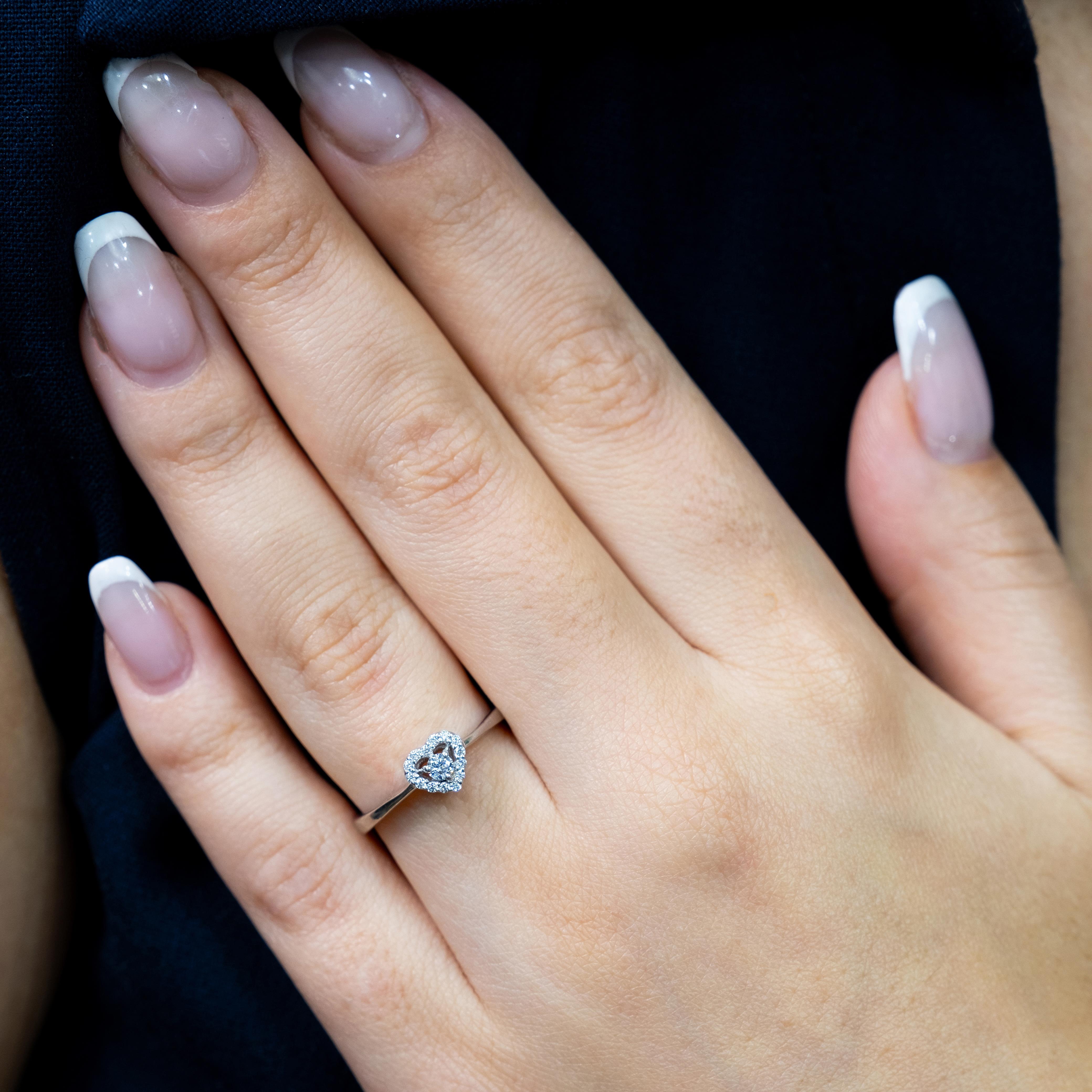 0.15 Karat Kalp Tektaş Yüzük - IDL Sertifikalı