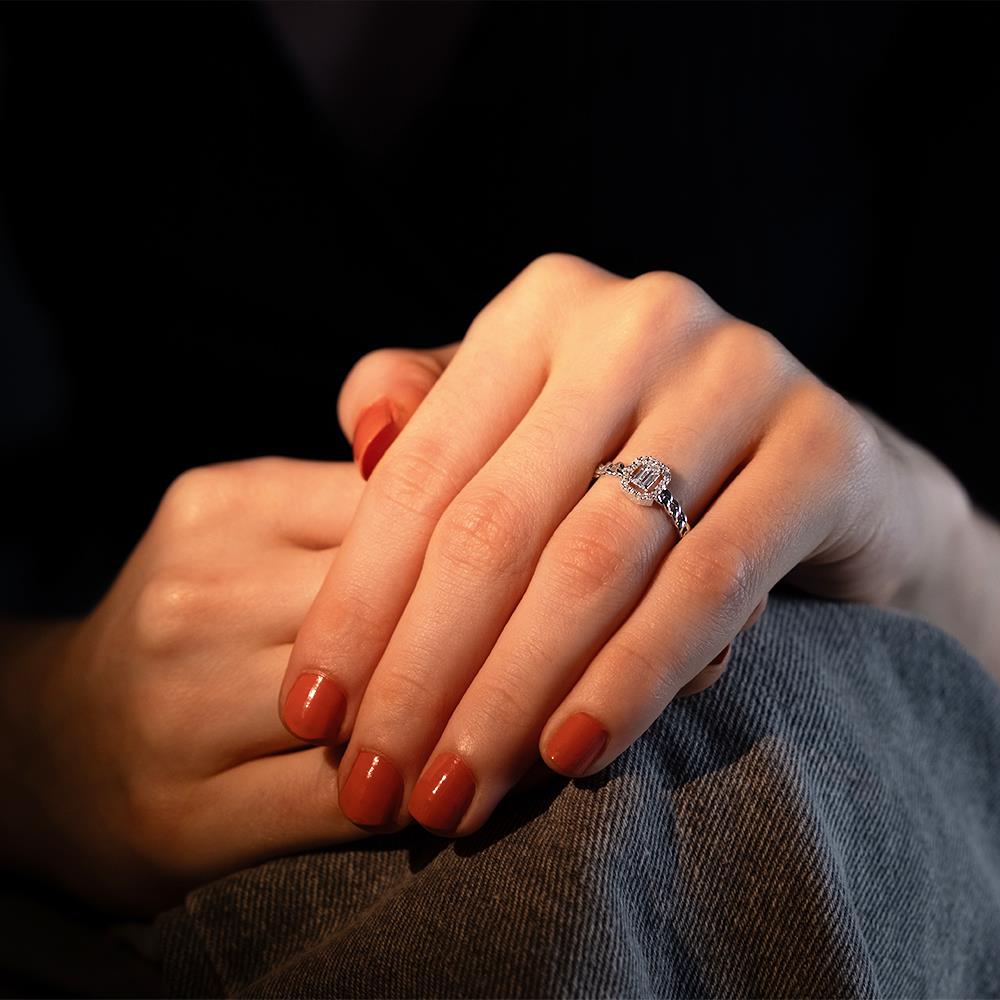 0.35 Karat Baget Pırlanta Tektaş Yüzük - IDL Sertifikalı 