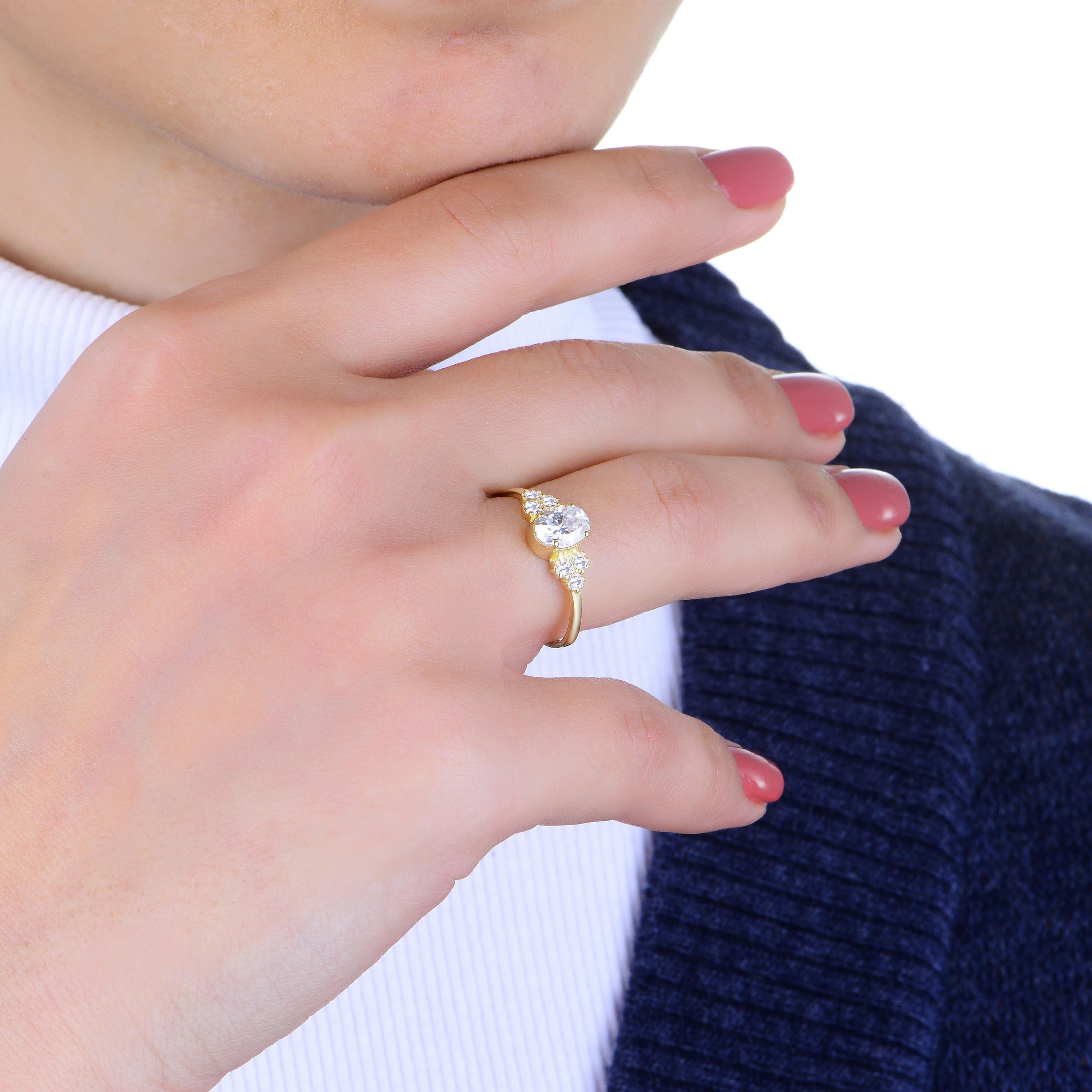 1.12 Karat Oval Pırlanta Salkım Yüzük - HRD Sertifikalı - 1100638