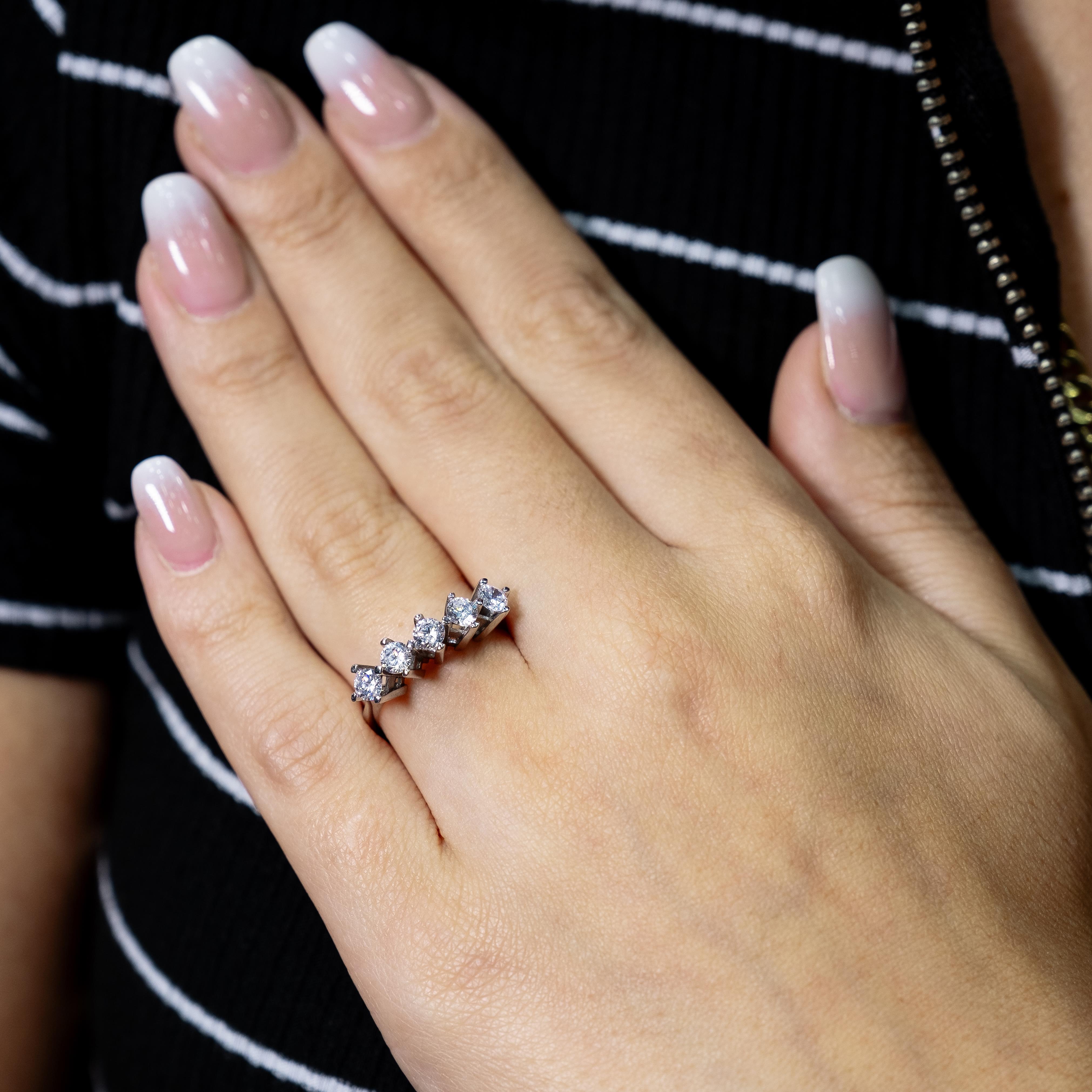 D Renk 0.75  Karat Pırlanta Beştaş Yüzük - IDL Sertifikalı