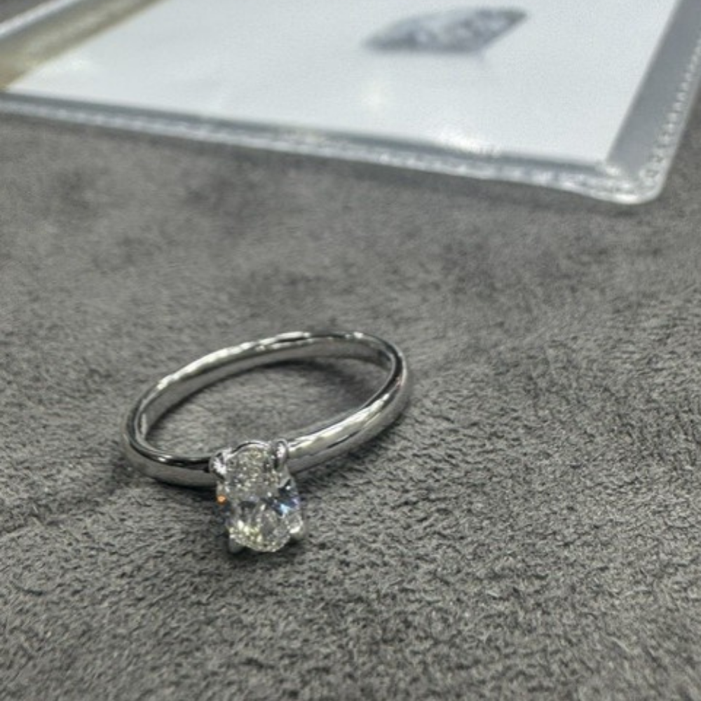 E Renk 0.40 Karat Oval Pırlanta Yüzük - GİA Sertifikalı