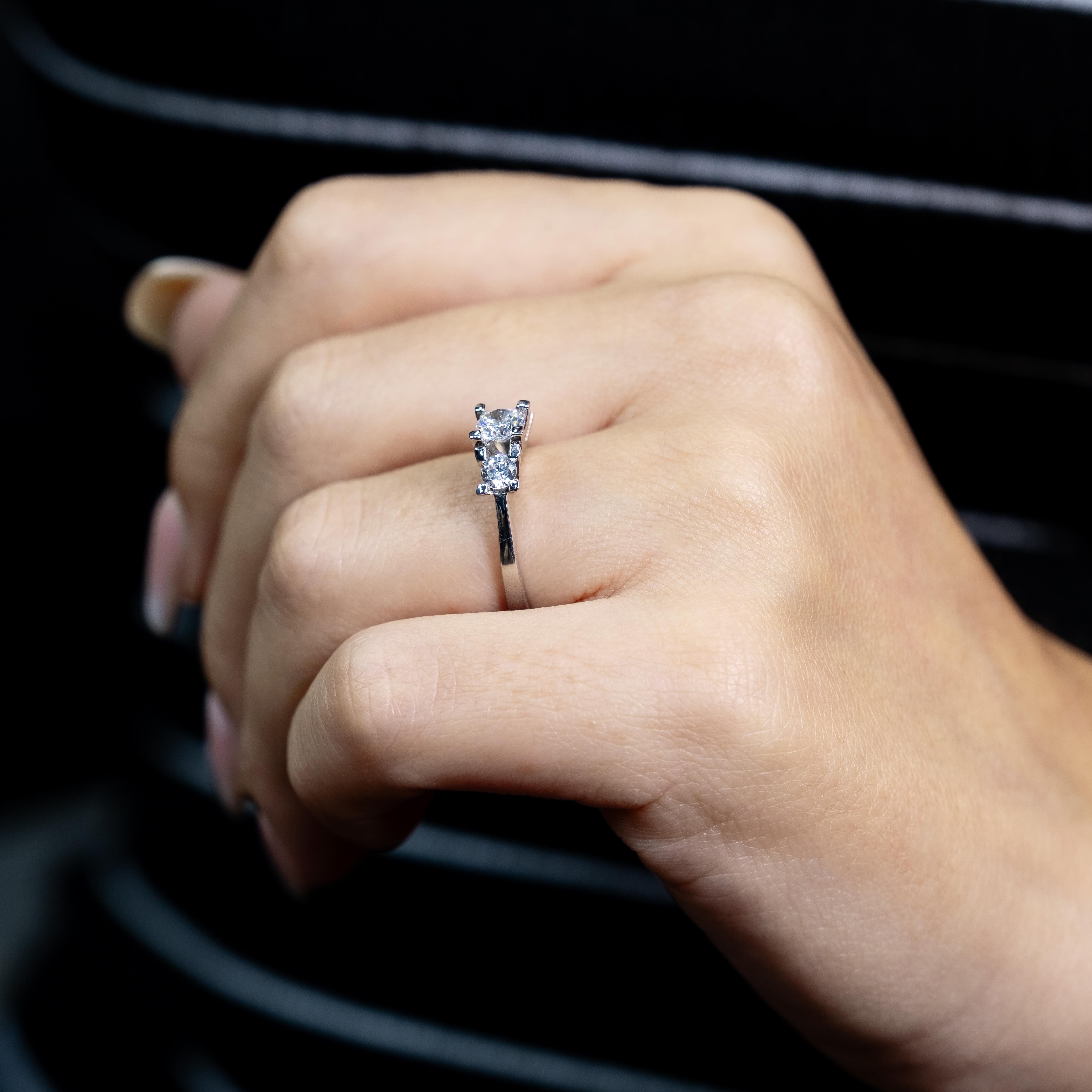 E Renk 0.60 Karat Pırlanta  Tria Yüzük - IDL Sertifikalı - 22001187227