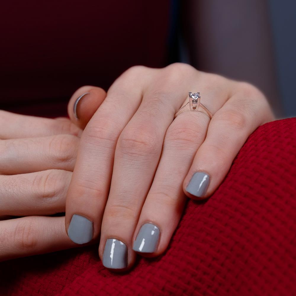 E Renk 0.25 Karat Pırlanta Tektaş Yüzük - IDL Sertifikalı