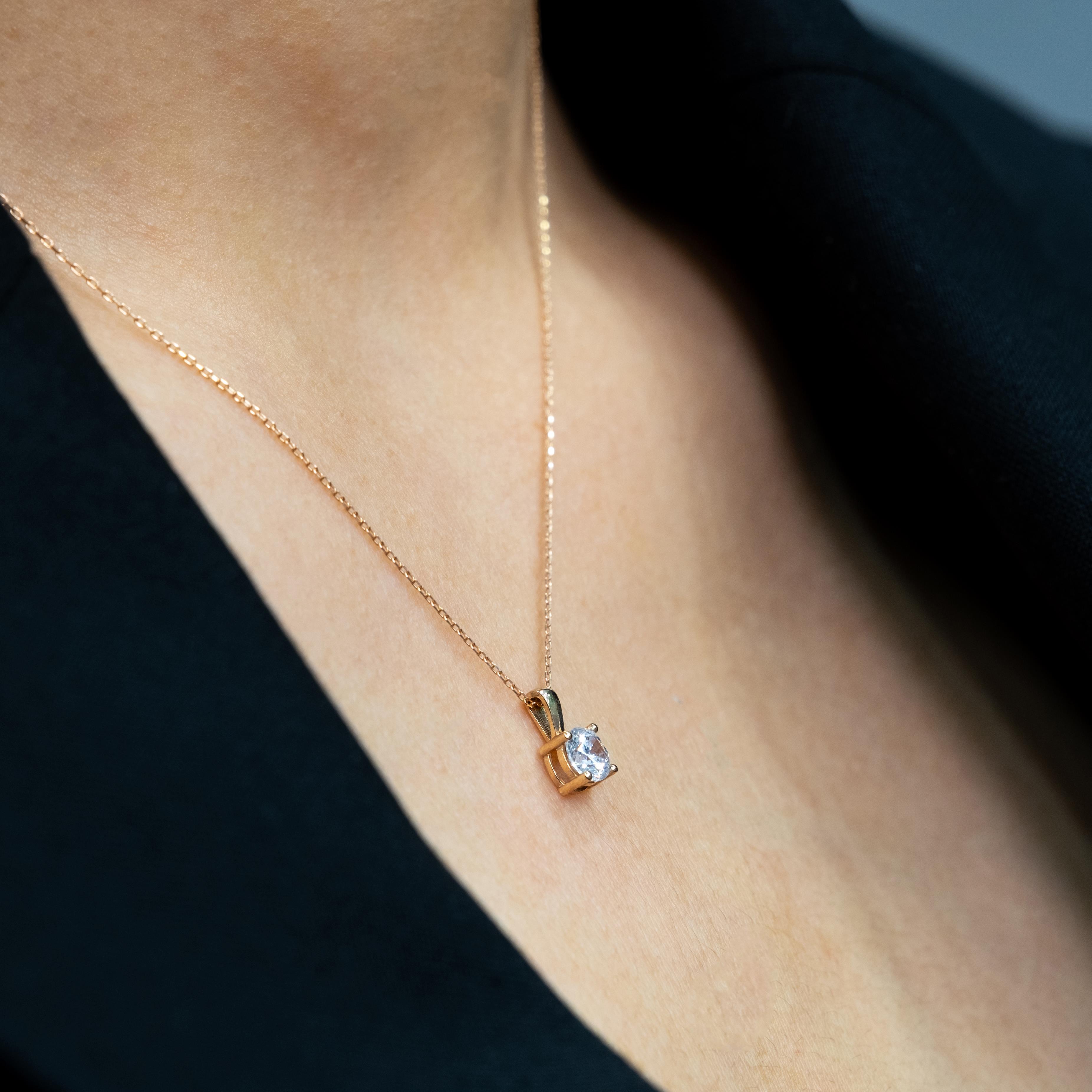 F Renk 0.50 Karat Pırlanta Tektaş Kolye