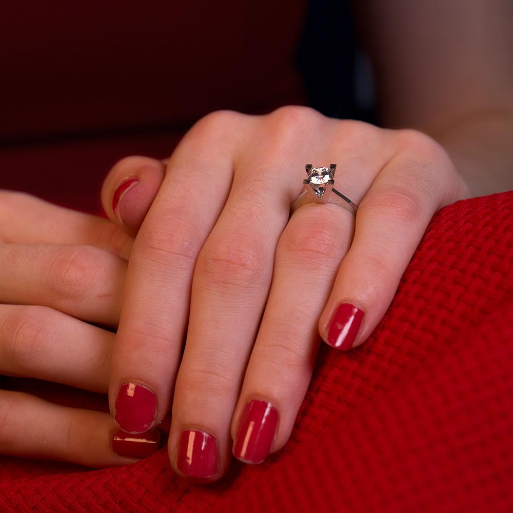 F Renk 0.70 Karat Pırlanta Tektaş Yüzük