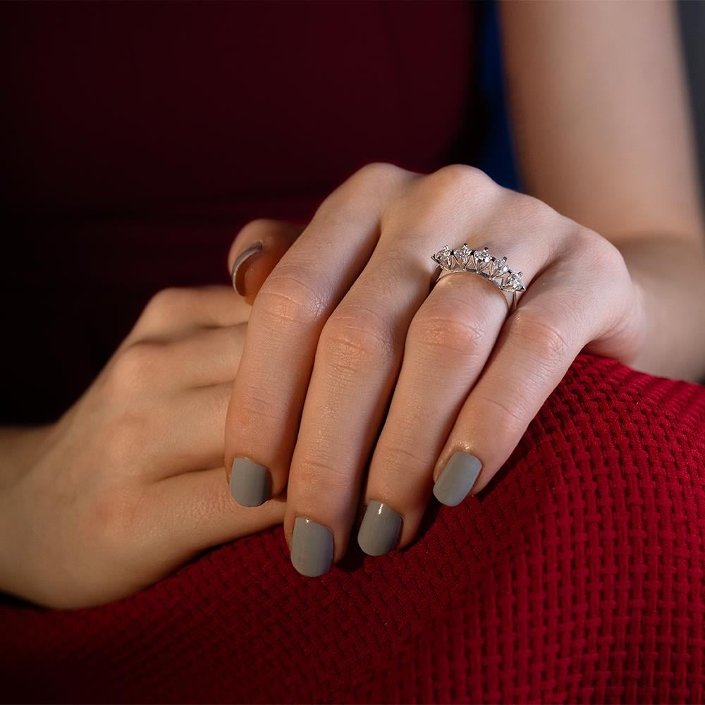 G Renk 0.45 Karat Pırlanta Beştaş Yüzük - IDL Sertifikalı