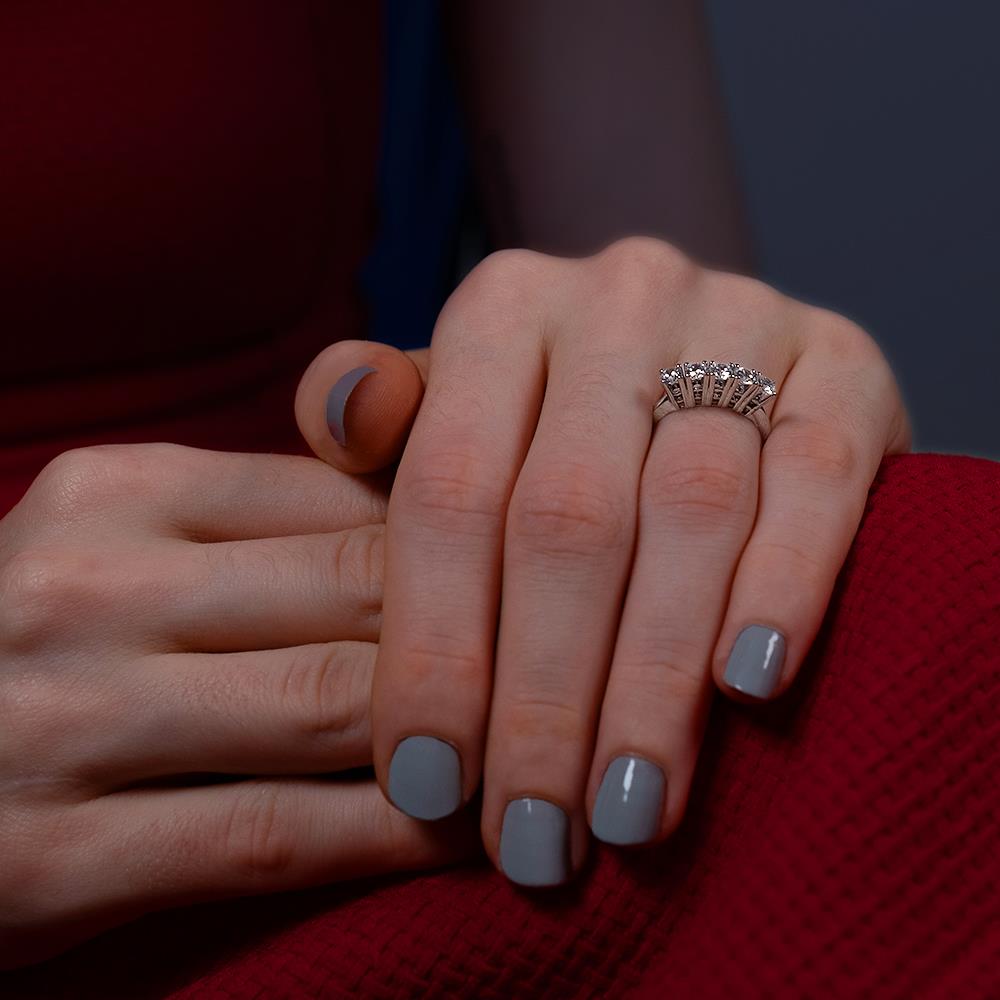 G Renk 0.65 Karat Pırlanta Beştaş Yüzük - IDL Sertifikalı