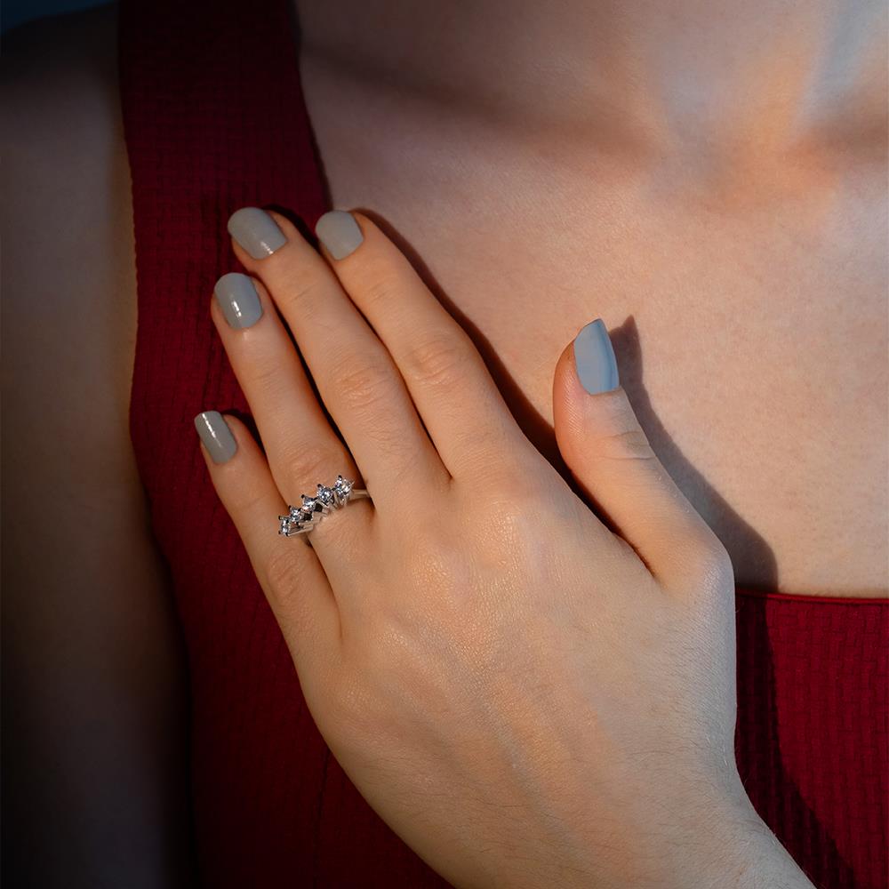 G Renk 0.70 Karat Pırlanta Beştaş Yüzük - IDL Sertifikalı