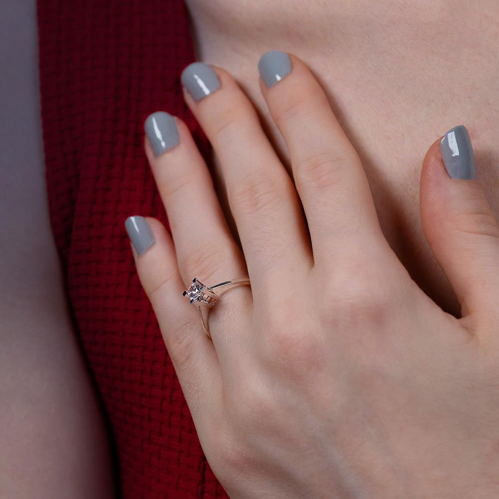 G Renk 0.30 Karat Pırlanta Tektaş Yüzük - HRD Sertifikalı