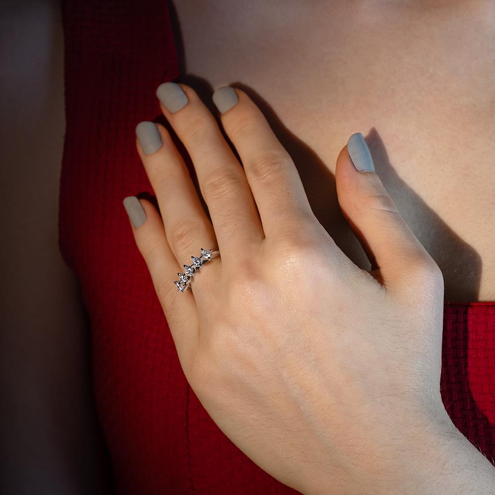 G Renk 0.45 Karat Pırlanta Beştaş Yüzük - IDL Sertifikalı