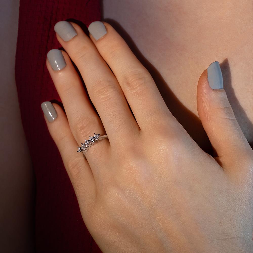 G Renk 0.25 Karat Pırlanta Beştaş Yüzük - IDL Sertifikalı