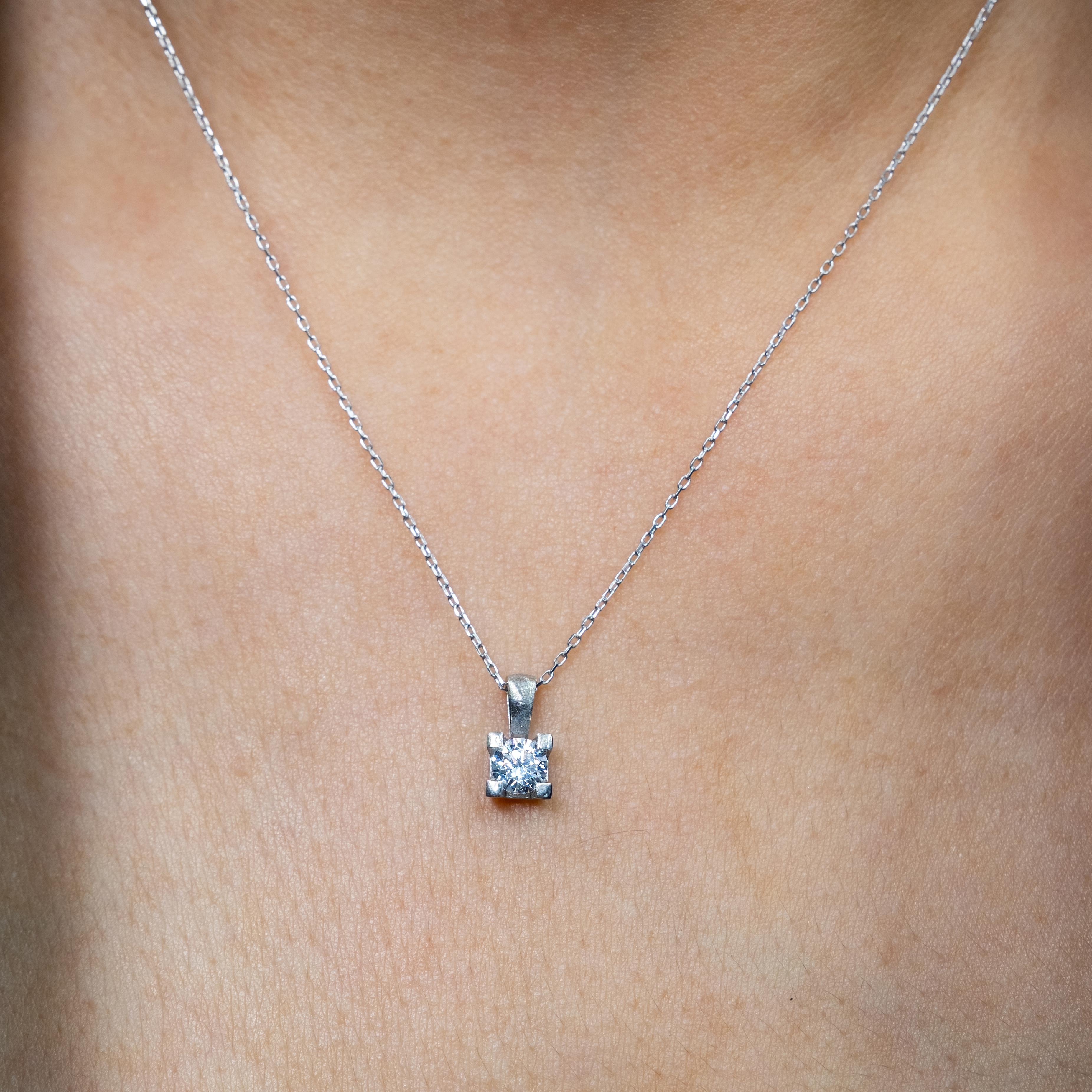 G Renk 0.40 Karat Pırlanta Tektaş Kolye